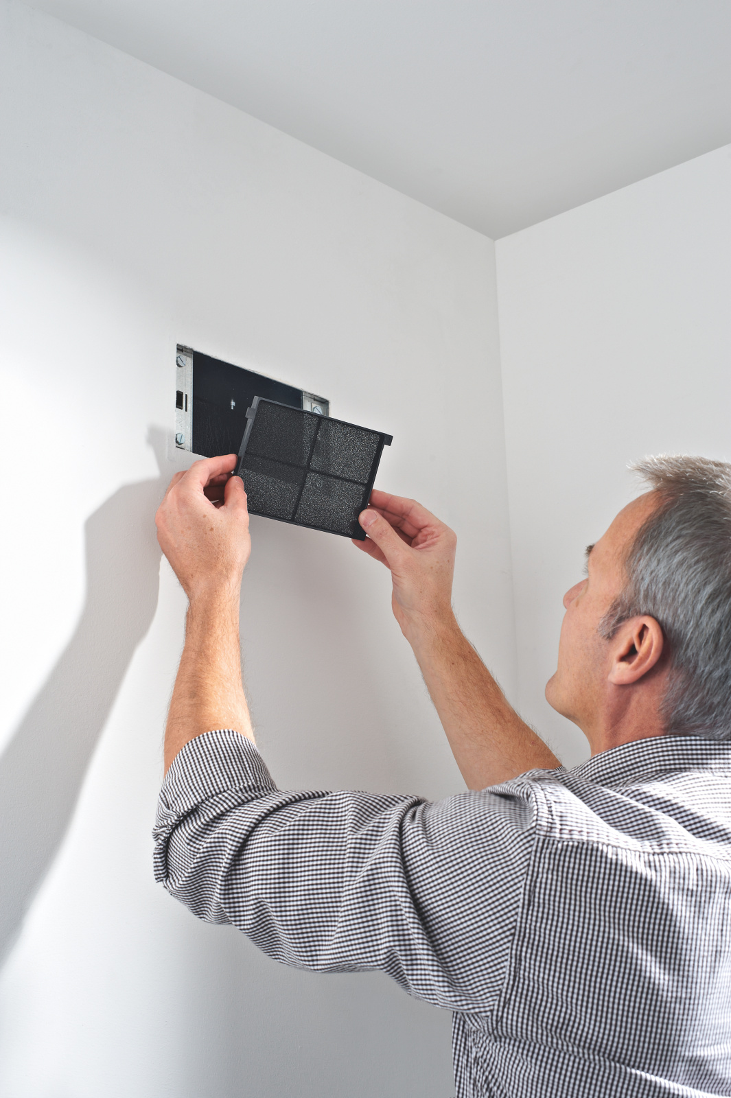 Photograph Zehnder ComfoGrid CLD Comfortable indoor ventilation Front view