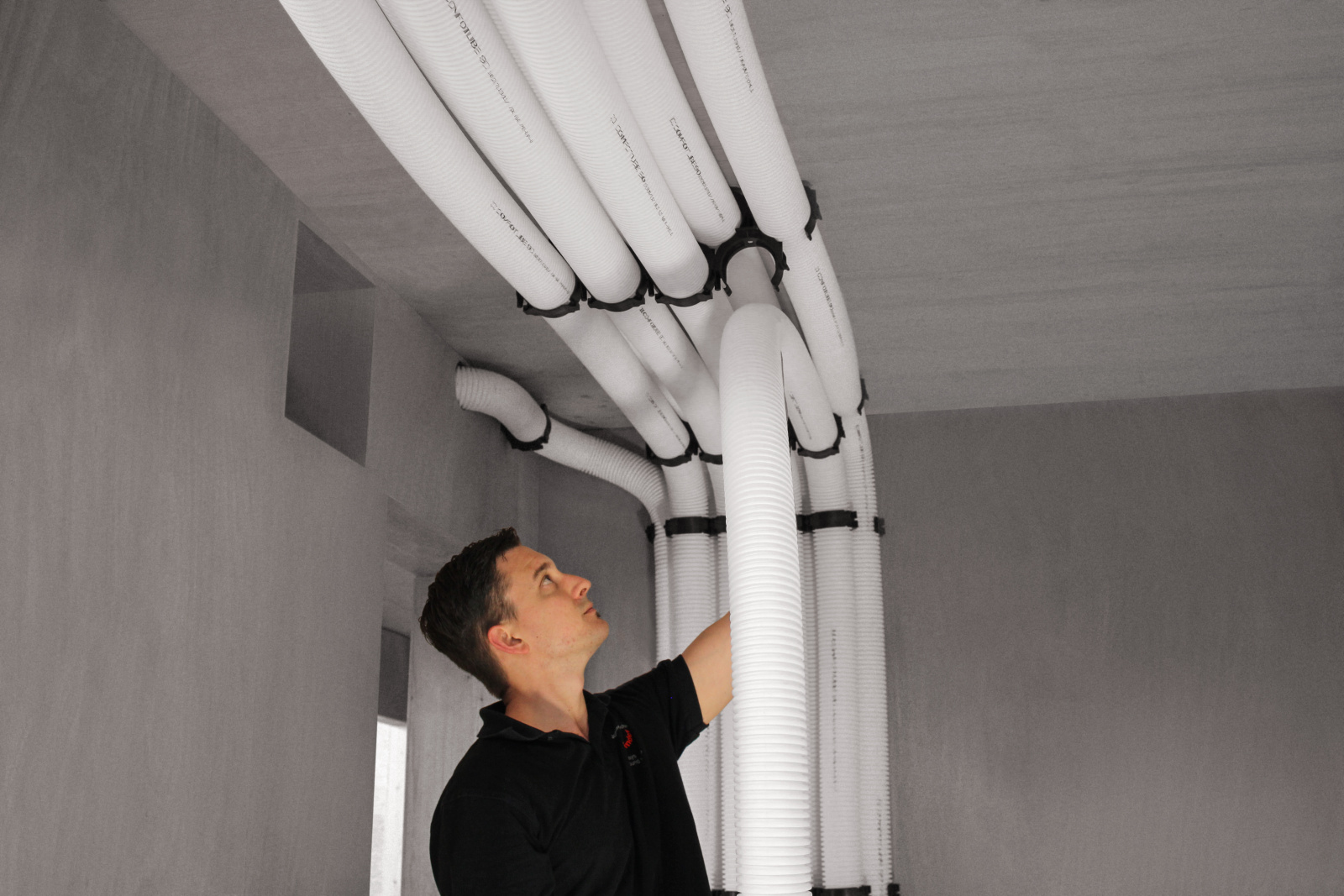 Photograph Zehnder ComfoFix Link CT Comfortable indoor ventilation Bottom view