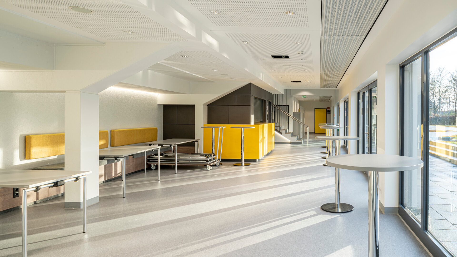 Zehnder ZFP, RHC, CP, Ceiling Panel, Zehnder, Reference, sports hall, foyer, Riedhalle, Steinheim an der Murr