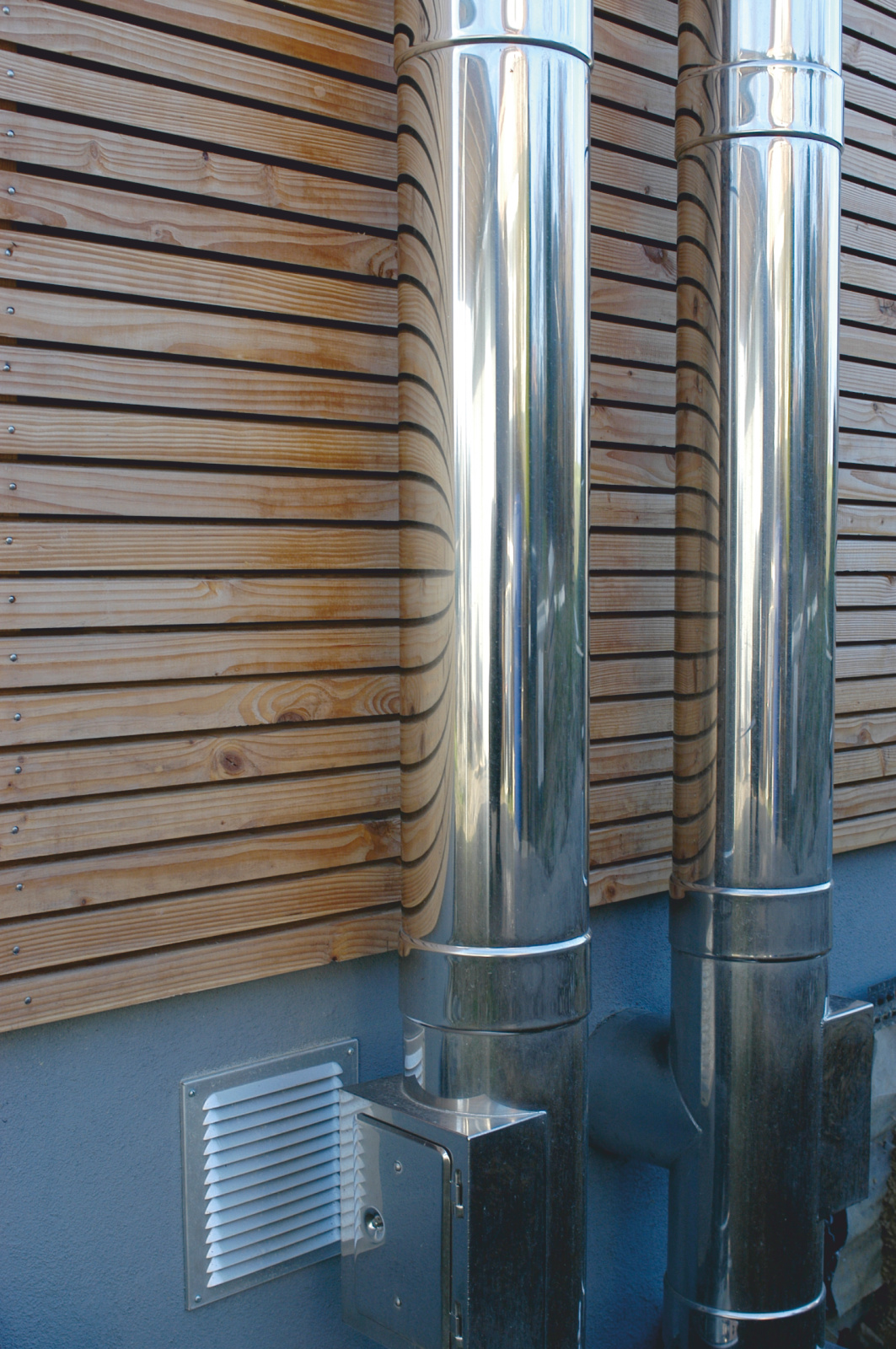 Reference Zehnder ComfoEdge Comfortable indoor ventilation Front view