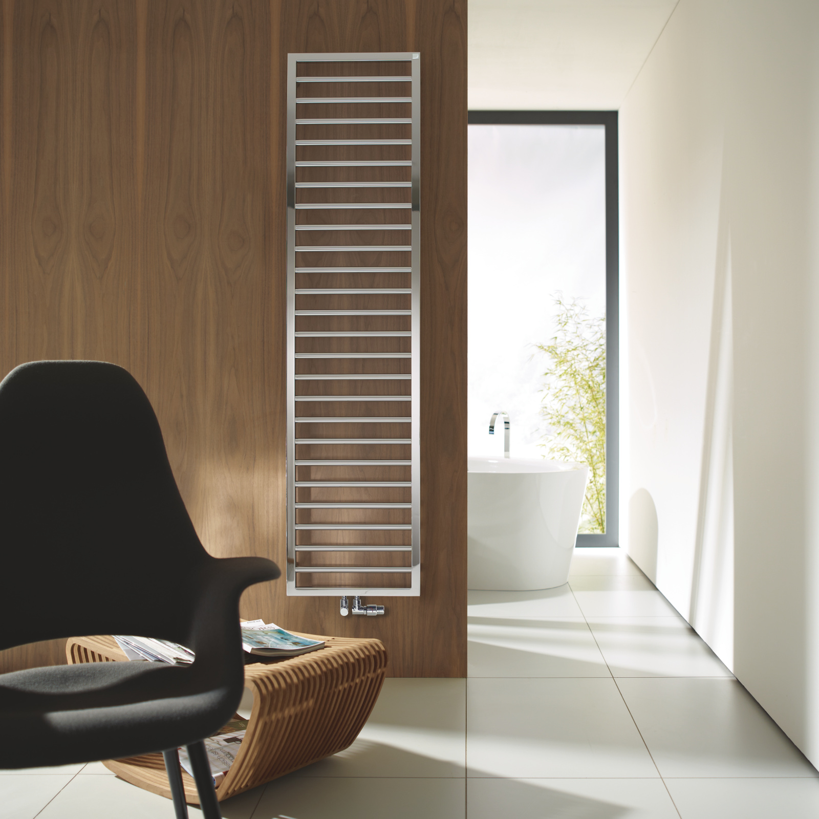 Zehnder_RAD_Subway-HY_1500_chrome_bath3_spa_print+web Rendering Zehnder Subway Decorative radiator Front view