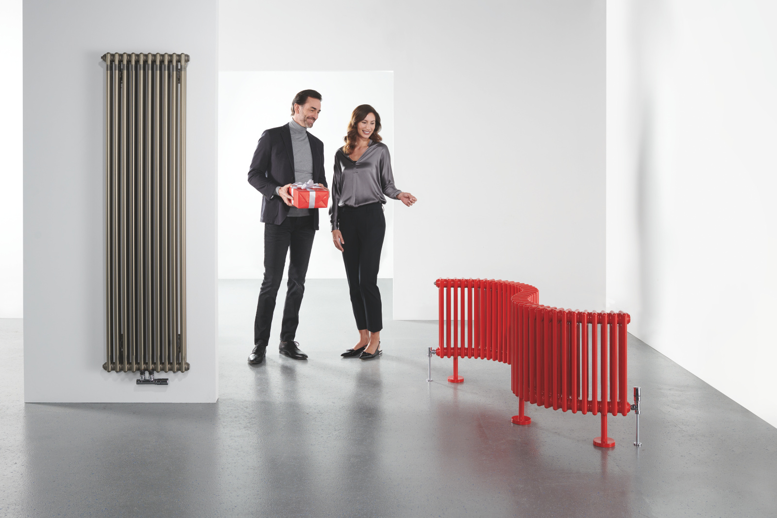Key Visual Zehnder Charleston Decorative radiator Side view